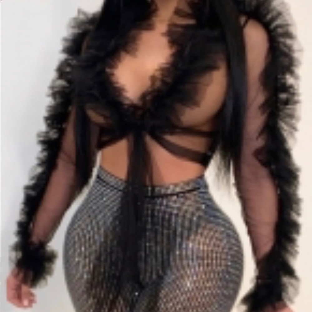 Ruffle Sheer Crop top soo cute size XL